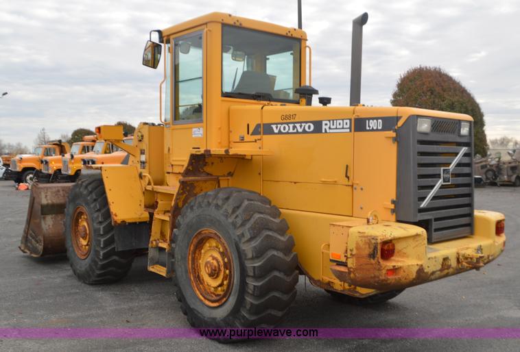 image for item L4538 2002 Volvo L90D wheel loader