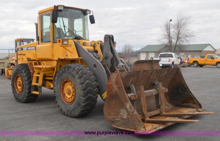 image for item L4538 2002 Volvo L90D wheel loader
