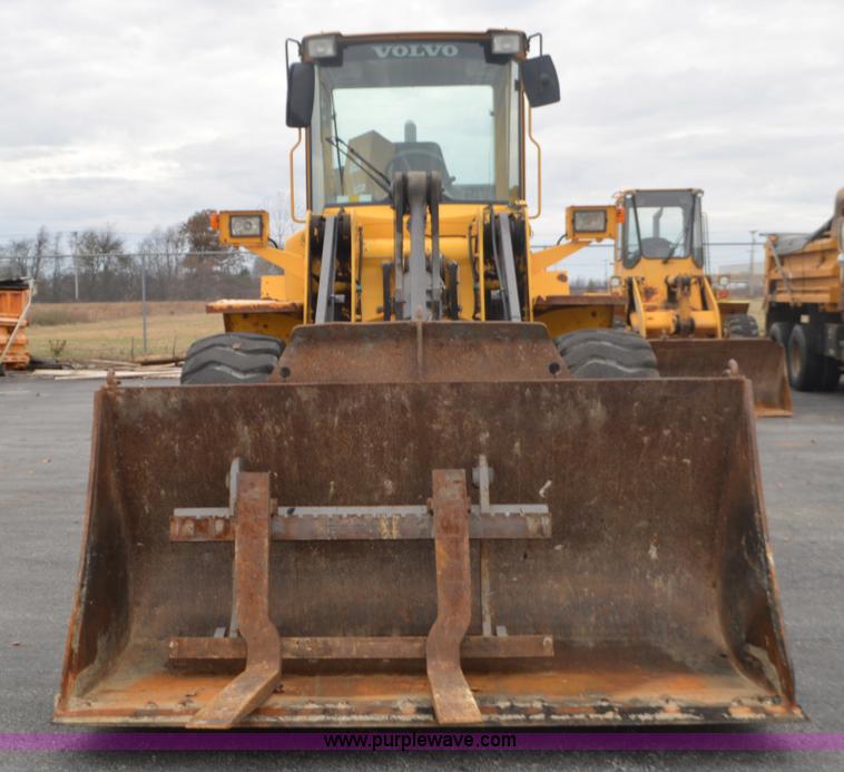 image for item L4538 2002 Volvo L90D wheel loader