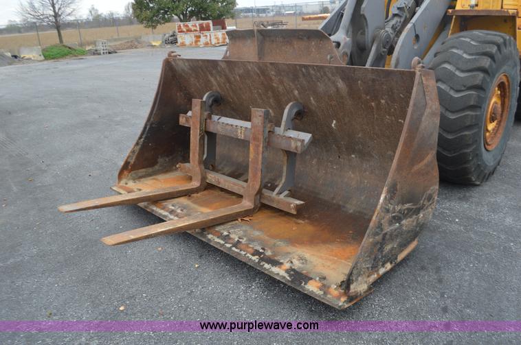 image for item L4538 2002 Volvo L90D wheel loader