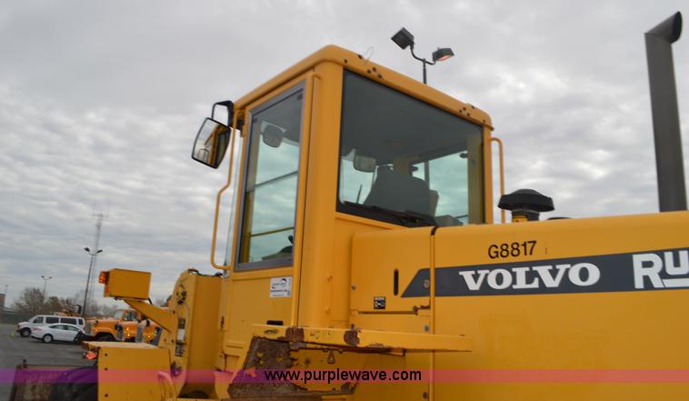 image for item L4538 2002 Volvo L90D wheel loader