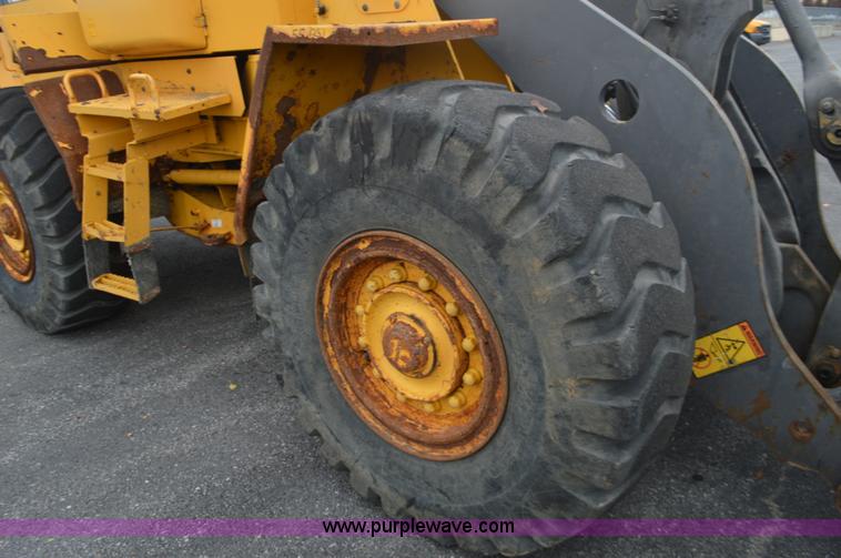 image for item L4538 2002 Volvo L90D wheel loader