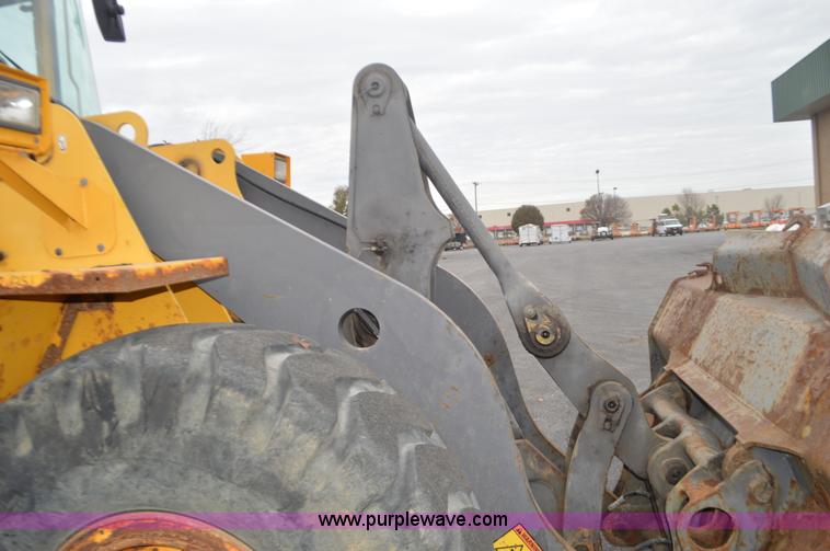 image for item L4538 2002 Volvo L90D wheel loader