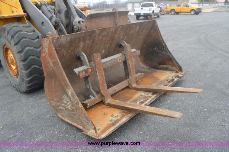 image for item L4538 2002 Volvo L90D wheel loader