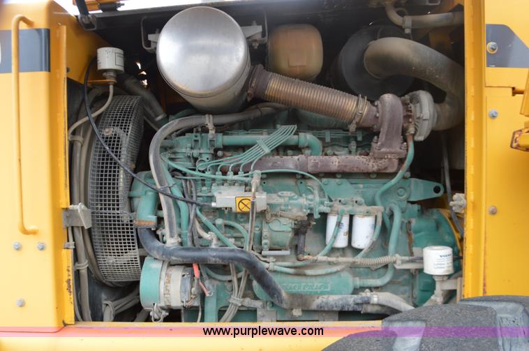 image for item L4538 2002 Volvo L90D wheel loader