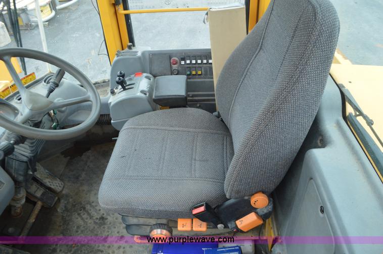 image for item L4538 2002 Volvo L90D wheel loader