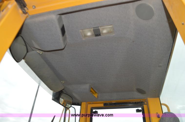 image for item L4538 2002 Volvo L90D wheel loader