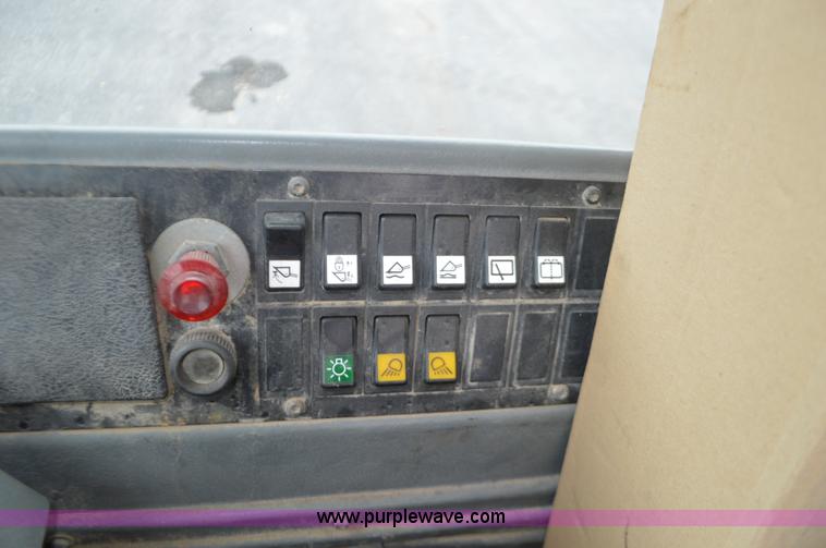 image for item L4538 2002 Volvo L90D wheel loader