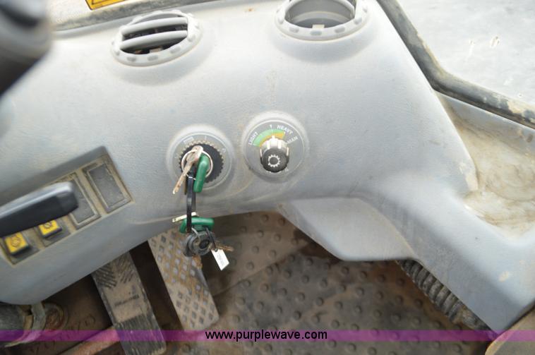 image for item L4538 2002 Volvo L90D wheel loader