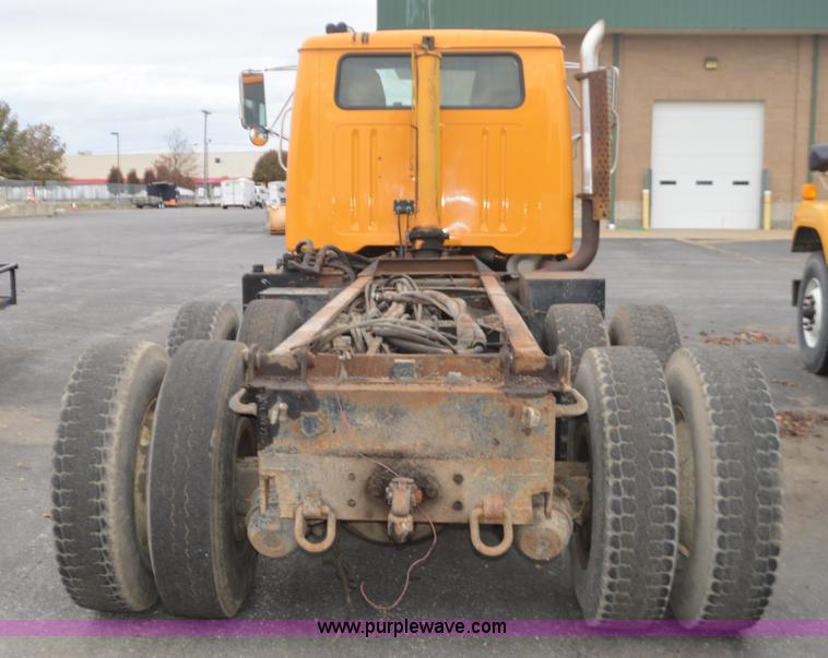 image for item L4539 2002 International F2554 cab and chassis