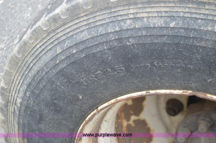 image for item L4539 2002 International F2554 cab and chassis