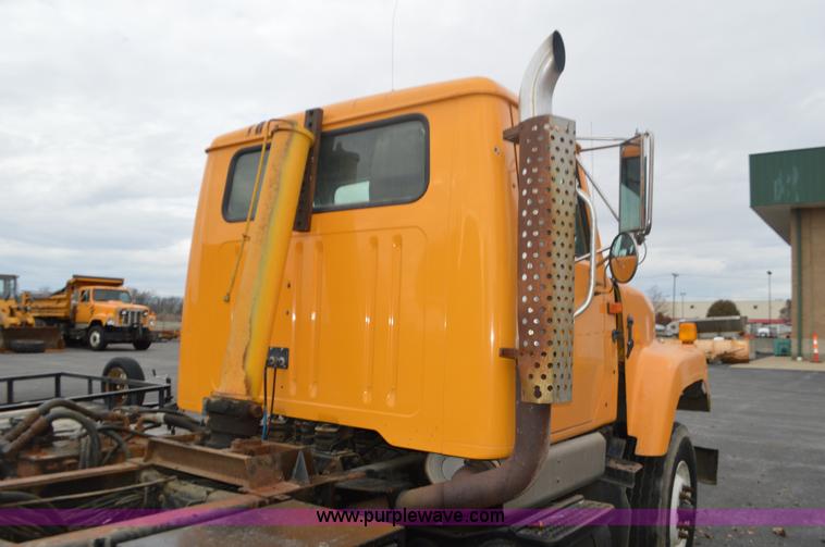 image for item L4539 2002 International F2554 cab and chassis