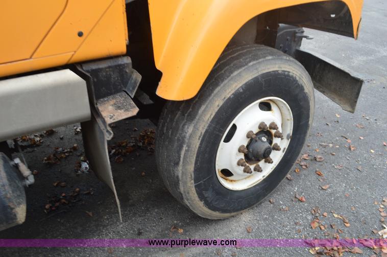 image for item L4539 2002 International F2554 cab and chassis