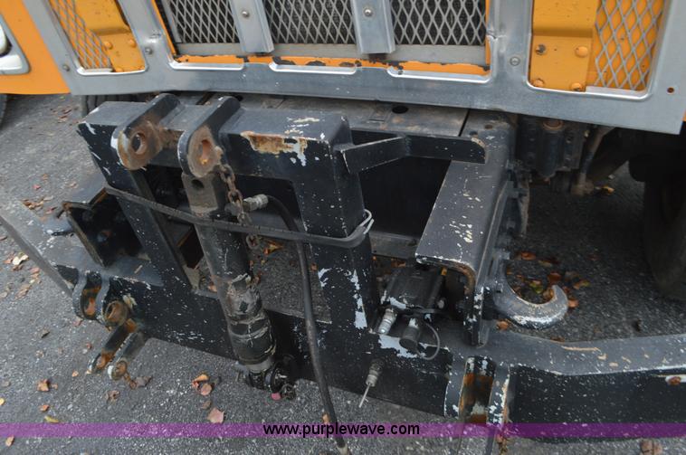 image for item L4539 2002 International F2554 cab and chassis