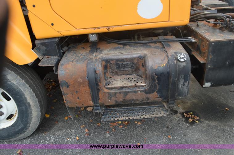 image for item L4539 2002 International F2554 cab and chassis