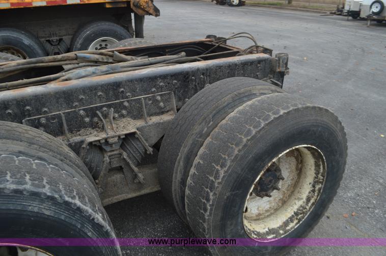 image for item L4539 2002 International F2554 cab and chassis