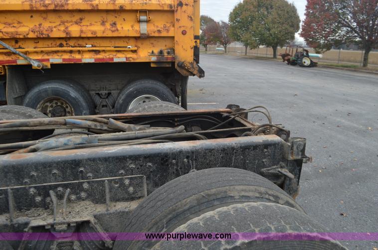 image for item L4539 2002 International F2554 cab and chassis