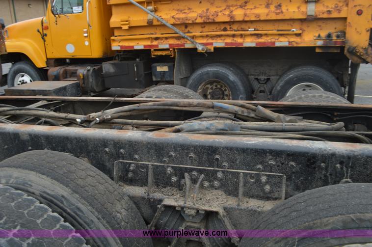 image for item L4539 2002 International F2554 cab and chassis