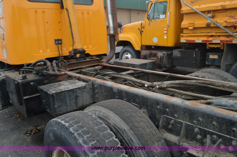 image for item L4539 2002 International F2554 cab and chassis