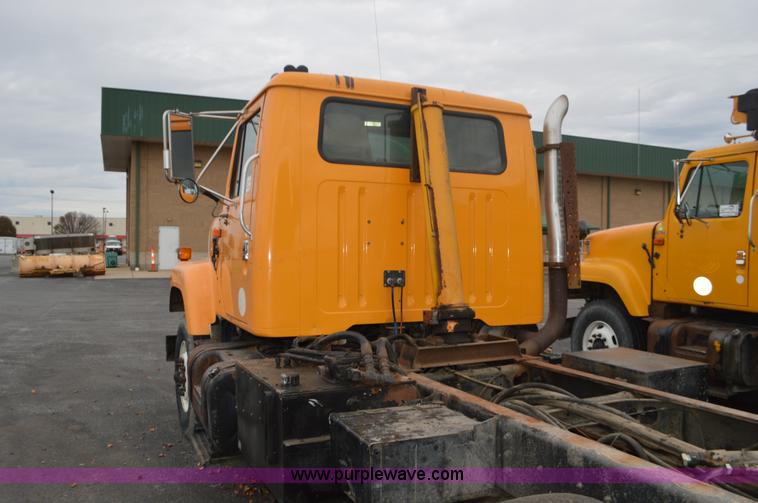 image for item L4539 2002 International F2554 cab and chassis