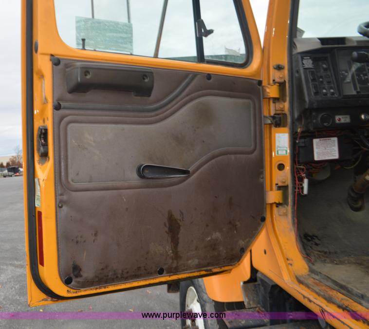 image for item L4539 2002 International F2554 cab and chassis