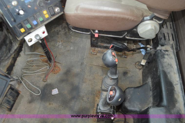 image for item L4539 2002 International F2554 cab and chassis