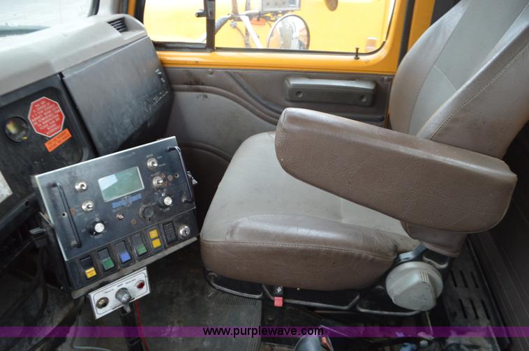 image for item L4539 2002 International F2554 cab and chassis