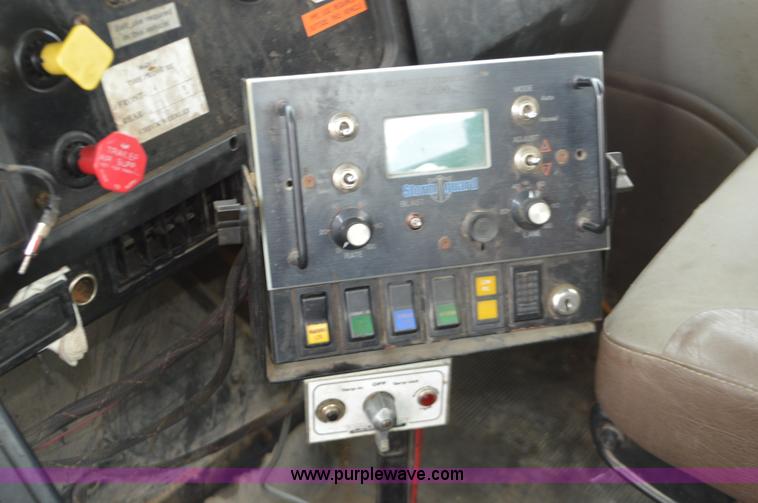 image for item L4539 2002 International F2554 cab and chassis