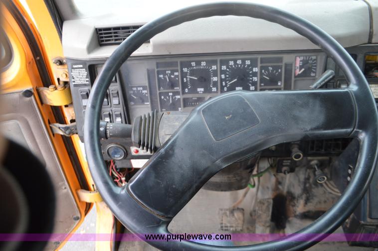 image for item L4539 2002 International F2554 cab and chassis