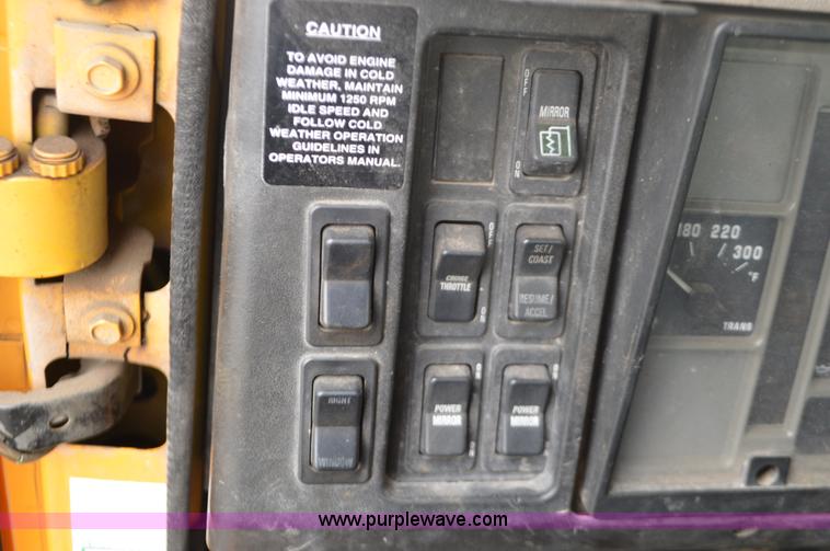 image for item L4539 2002 International F2554 cab and chassis