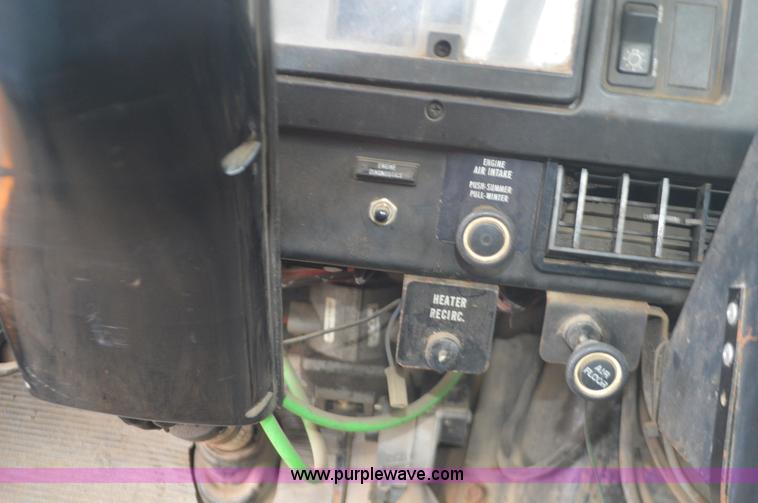 image for item L4539 2002 International F2554 cab and chassis