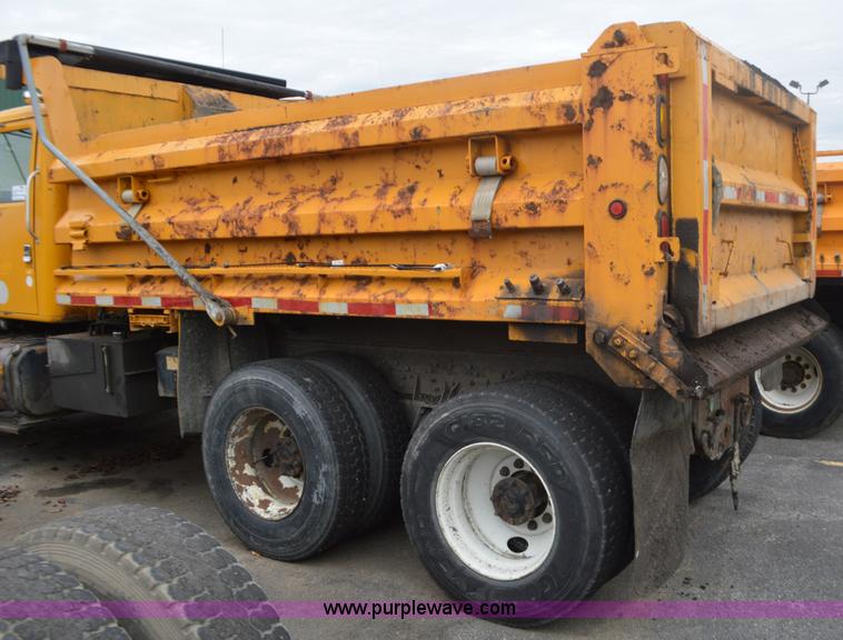 image for item L4540 2002 International F2554 dump truck