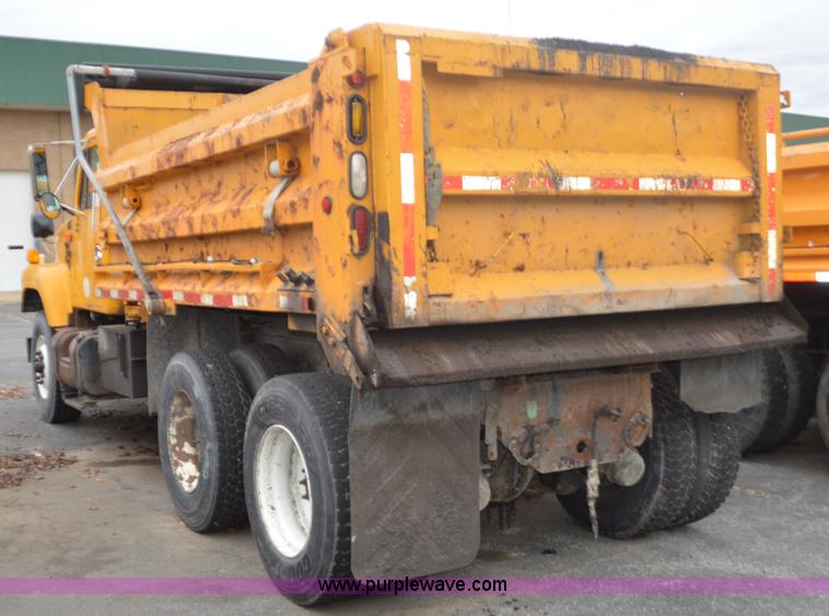 image for item L4540 2002 International F2554 dump truck