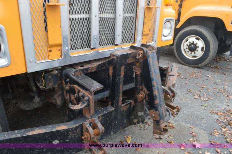 image for item L4540 2002 International F2554 dump truck