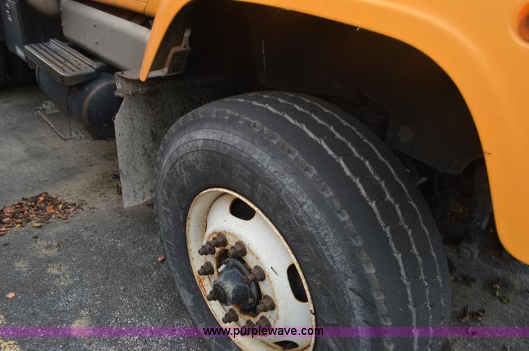 image for item L4540 2002 International F2554 dump truck