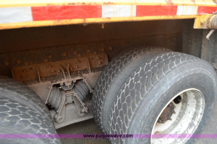 image for item L4540 2002 International F2554 dump truck