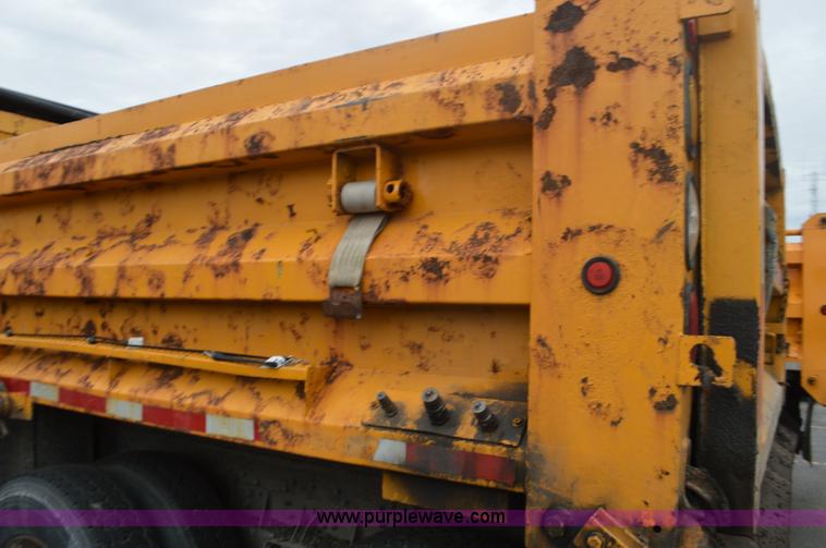 image for item L4540 2002 International F2554 dump truck