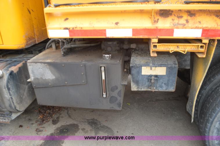 image for item L4540 2002 International F2554 dump truck