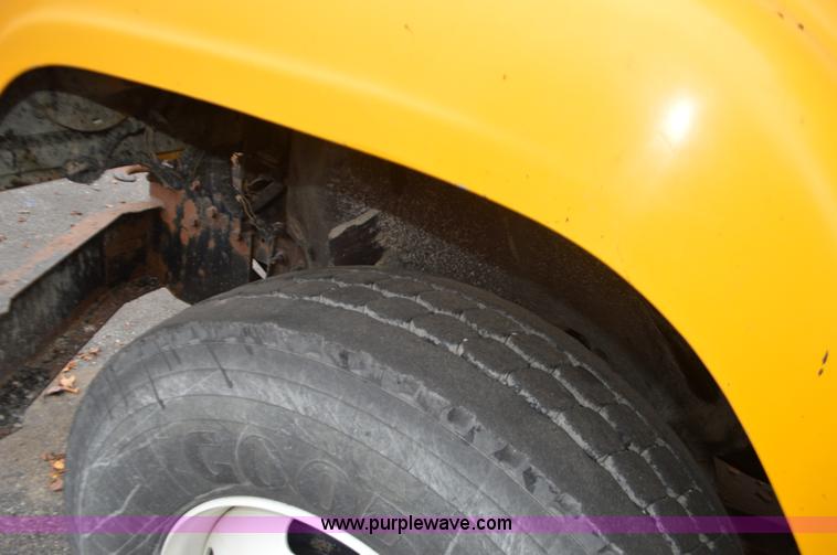 image for item L4540 2002 International F2554 dump truck