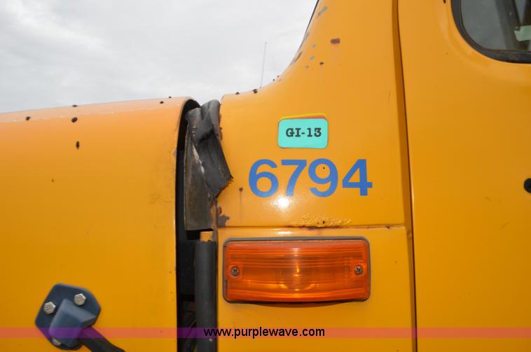 image for item L4540 2002 International F2554 dump truck