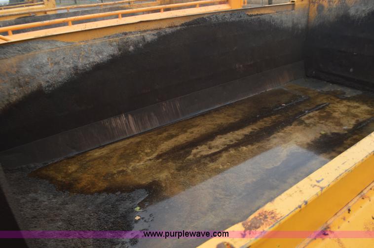 image for item L4540 2002 International F2554 dump truck