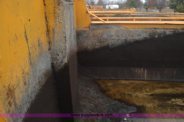 image for item L4540 2002 International F2554 dump truck