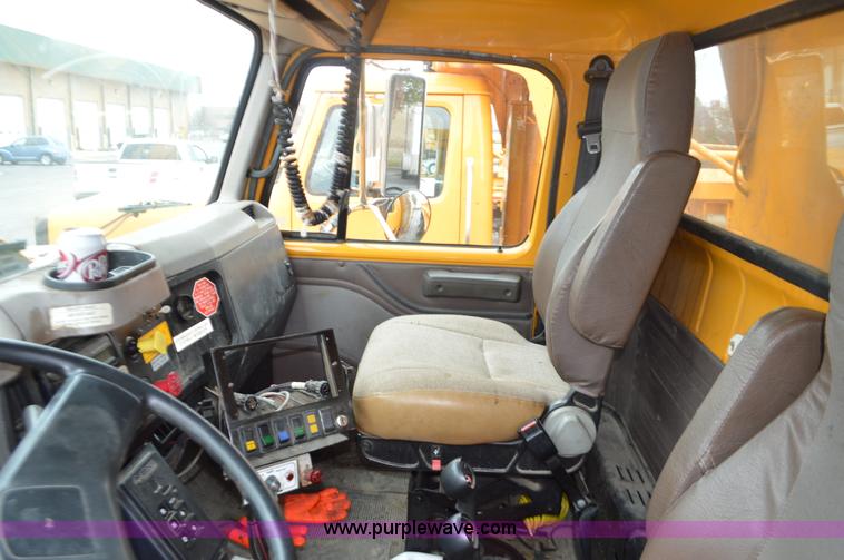 image for item L4540 2002 International F2554 dump truck