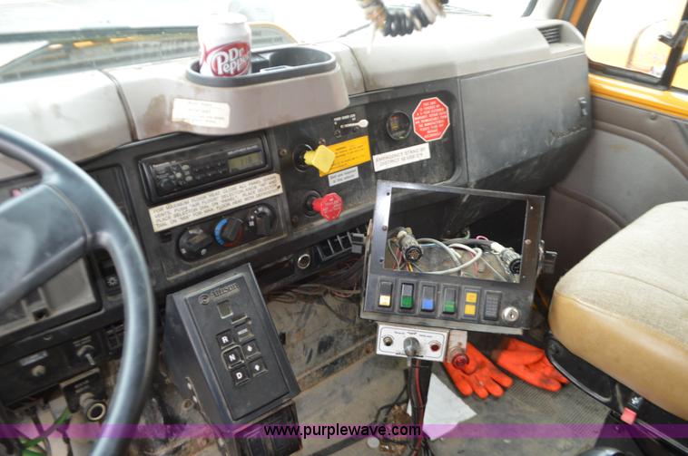 image for item L4540 2002 International F2554 dump truck