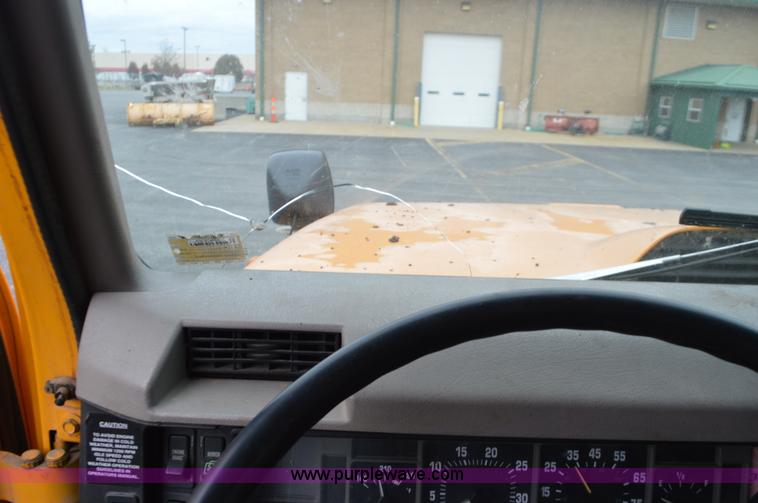 image for item L4540 2002 International F2554 dump truck