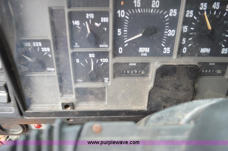 image for item L4540 2002 International F2554 dump truck