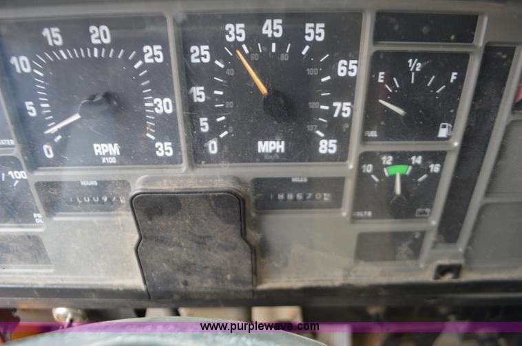 image for item L4540 2002 International F2554 dump truck