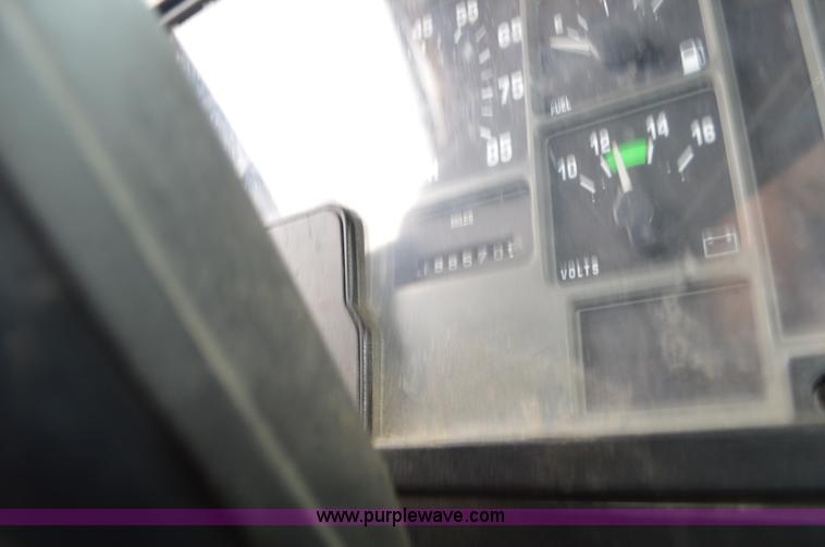 image for item L4540 2002 International F2554 dump truck