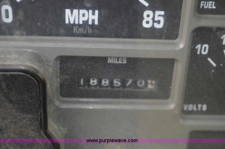 image for item L4540 2002 International F2554 dump truck