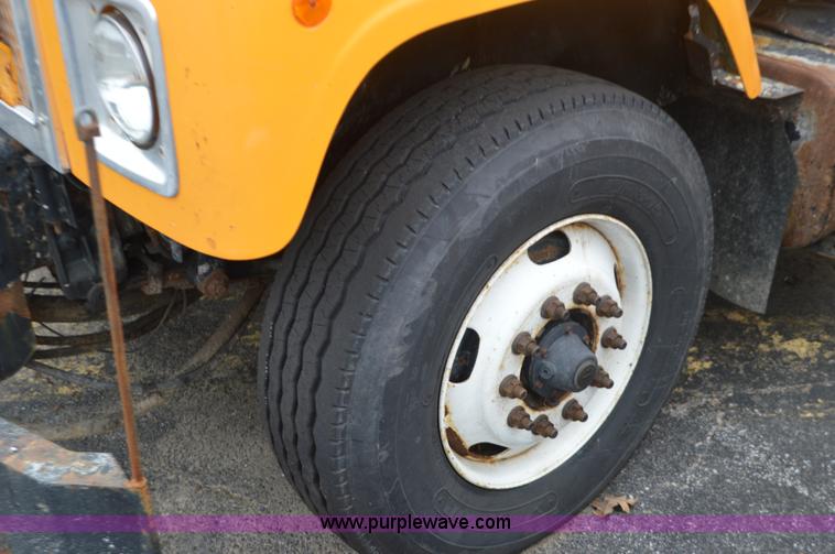 image for item L4541 2002 International F2554 dump truck